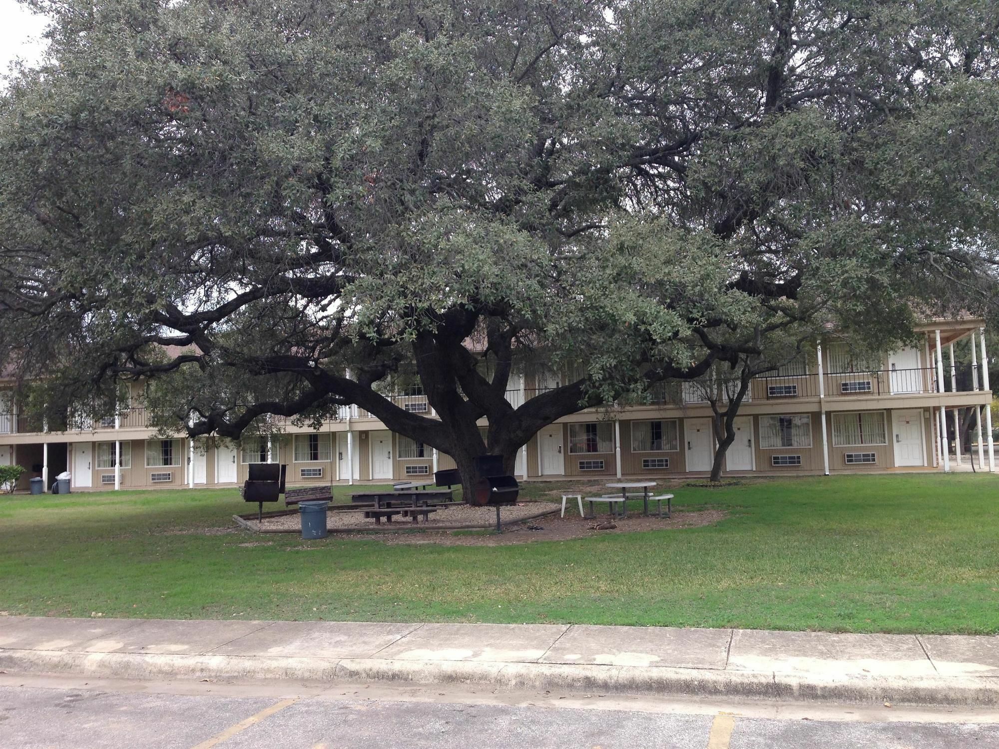 Inn Of Uvalde Exterior photo